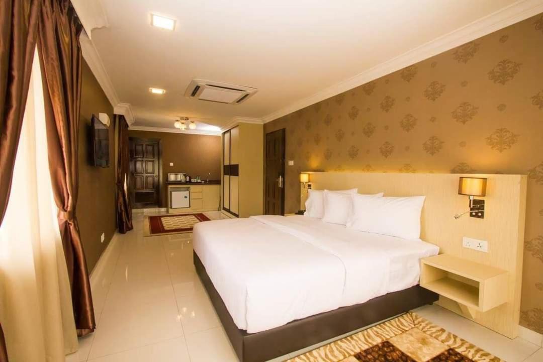 New Kesuma Villa Exclusive Stay Parit Raja Dış mekan fotoğraf